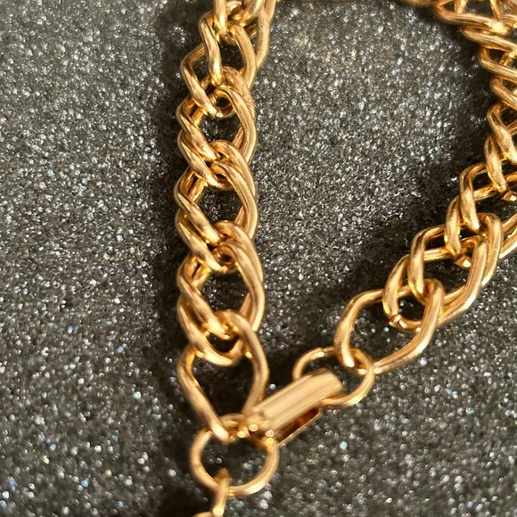 Beautiful Vintage Tree of Life Goldtone Bracelet - Picture 3 of 3